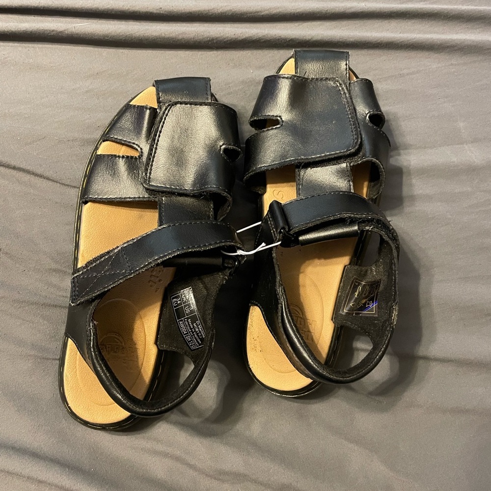Dr. Martens Moby ll J‎ Black Leather Sandals size 3